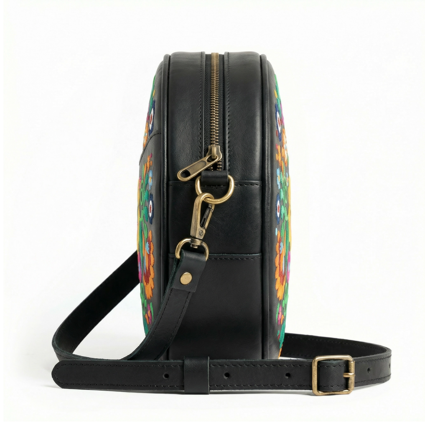 Bordado Circle Bag