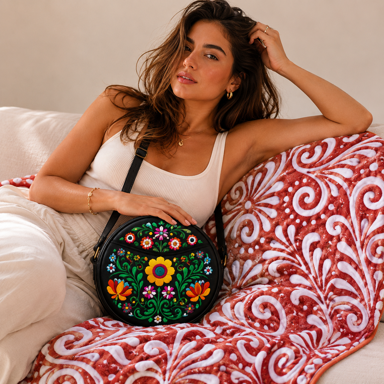 Bordado Circle Bag